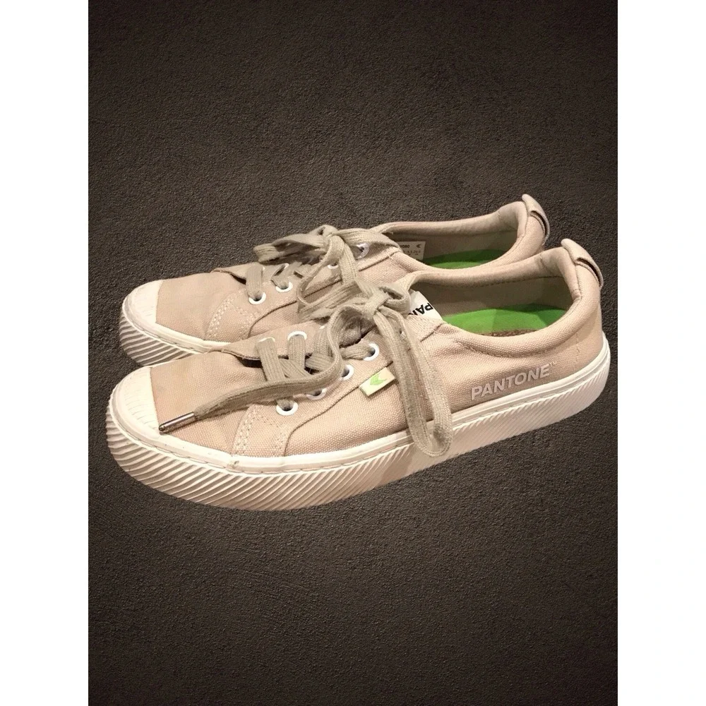 Cariuma OCA Pantone Beige Tan Womens Size 8 Canvas Skater Sneakers Shoes‎ Low